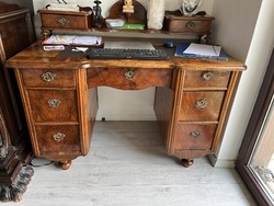 Barokk felépítményes íróasztal