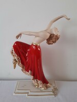 Royal Dux porcelán táncosnő, XX.szd első fele.