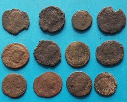 12 Roman small bronze