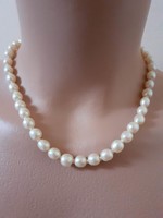 A very beautiful cultured pearl necklace, knotted in each strand