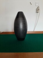 Corundum floor vase