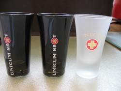 Fekete és opál üveg Unicum pálinkás, likőrös poharak