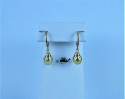 Dreamy, 14k gold earrings with real pearls!!!