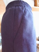 52-54 Setterlaady, tompa kékes lila, egyenes szabású selyem béléses szövet szoknya