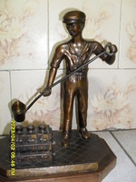 Kohó olvasztár munkás  bronz szobor 3,2 kg