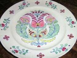 Csodaszép kézzel festett népi motívumos szignózott tányér