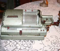 Antik Triumphator szorzó számológép