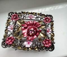 Women's belt buckle