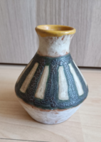 B. Várdeák ildikó ceramic vase