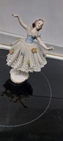 Antik csipke ruhás ballerina
