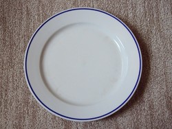 Retro régi lapos tányér Alföldi porcelán jelzéssel kék szegélyes, üzemi konyha