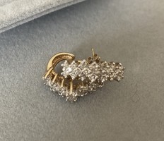 Showy gold earrings with 1.2 Ct brill