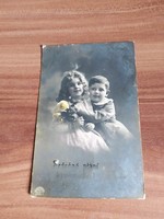Antik képeslap, kézzel színezett, kisfiú és kislány, 1918-ból
