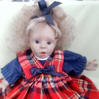 Spanish, original Panre character doll, blonde doll, combable and dressable.