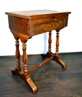 Around 1900 antique sewing table with drawers and an openable lid!