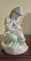 Herendi porcelán - Gyermekét szoptató anya