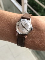 Szép hibátlan számlapos, Női DOXA synchron.Átmérő 22 mm Pontos!  ÚJ bőrszíj!  MOM Park közelében!  E