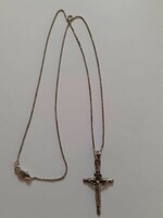 Thin silver necklace with cross pendant