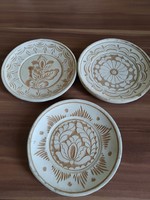 3 white Korund plates, together, from the 1970s-80s, one with the name of soldier Mihály