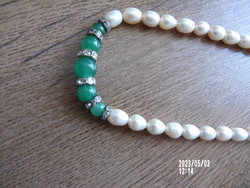 Beautiful cultured pearl necklace with jade