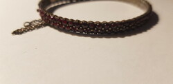 Rubin színű köves karperec régi darab