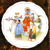 Chinese porcelain plate with a diameter of 27 cm