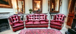 A676 Gyönyörű eredeti Angol chesterfield (Suzanne modell) füles bőr ülőgarnitúra