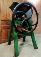 Hofherr crop grinder, beautiful and distinctive agricultural machine, marked working, fully restored piece