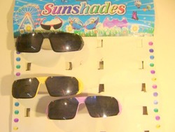 Gyerek napszemüvegek -újak -retro kinézetű-  MPL csomagautomatába is mehet - 47971681941