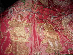 Large tablecloth with golden hem - nice and well preserved condition 200 cm x 68 cm
