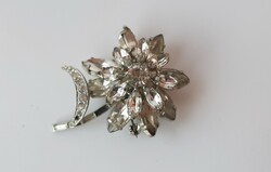 Vintage polished stone flower brooch