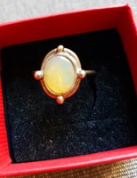 Vékony gyűrű opalit kővel