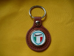 Vespa metal key ring on a leather base