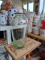 Zöldes színű 23.5 cm magas üvegváza váza nosztalgia üveg
