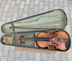 Old violin with wooden case and strings Czechoslovakia Antonius Stradivarius copy violin made in Czechoslovakia