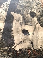 Three graces - old photo, around 1900