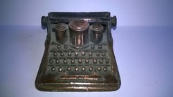 Figurális ceruzahegyező - régi írógép , íróasztal vagy polcdísz
