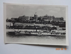 Régi képeslap: Budapest, Királyi vár (1947)