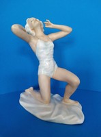 Schaubach Kunst porcelán figura Kurt Steiner Strandoló nő