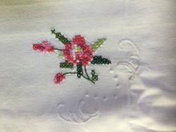 Embroidered white cotton canvas pillowcase, cross-stitch embroidery, with buttons on the back