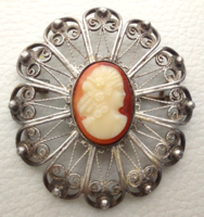From 151T.1 HUF antique filigree silver brooch with 10.5g cameo in the middle
