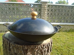 Cast iron original vok gift with lid, large, one of the most serious pieces