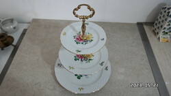 Bavaria emeletes porcelán tálcás sütemény kínáló.