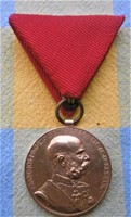 Háborús  kitüntetés Ferenc J. Jubileumi Signum. Mem..hozzáillő hadi szalaggal  T1