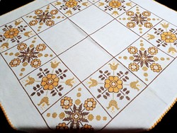 Tablecloth embroidered with a very old cross-stitch pattern, 88 x 83 cm
