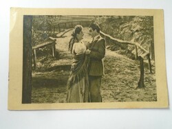 D195589 young couple - Sarkad 1954 sent to Gyula - postcard
