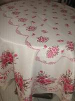 Beautiful vintage floral filigree showy tablecloth