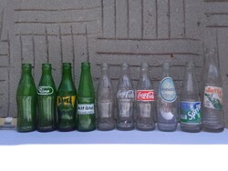Tíz darab különböző retro üdítős palack együtt - címkés, egyéb