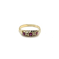 4264. Gold ring with diamonds and rubies