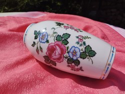 Gyönyörű rózsamintás porcelán váza